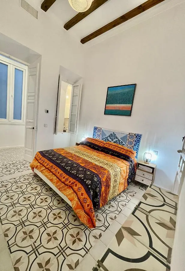 Puerta Azul 3 Bedroom Deluxe Apartment Málaga