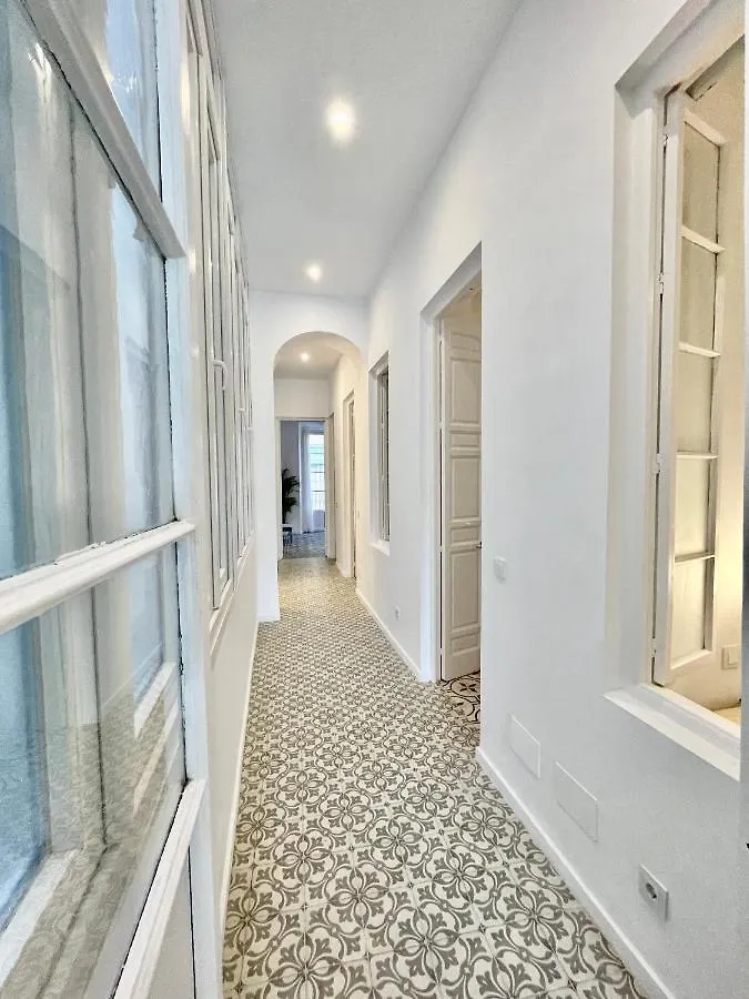 Puerta Azul 3 Bedroom Deluxe Apartment Málaga