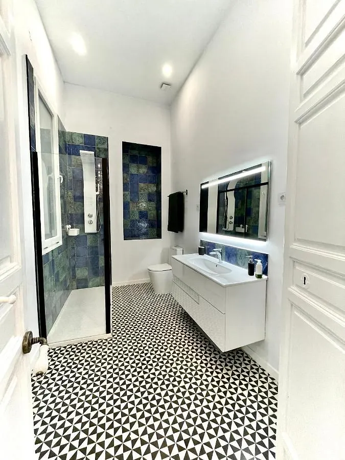 Puerta Azul 3 Bedroom Deluxe Apartment Málaga